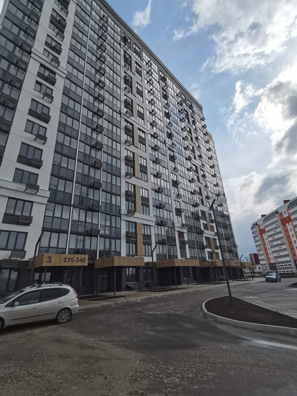  Продается 1 комнатная квартира по ул. Баталина 31 , ЖК «Новобережье» , в районе ГПЗ-24, около набережной р.Сура . 
Новый , 16-этажный панельный дом , построенный по новым технологиям . ДОМ СДАН .

Общая площадь 36,37 кв.м..   Жилая 10,95 кв.м..  Кухня 13,93 кв.м..  С/у совмещенный. Лоджия 2,58 кв.м