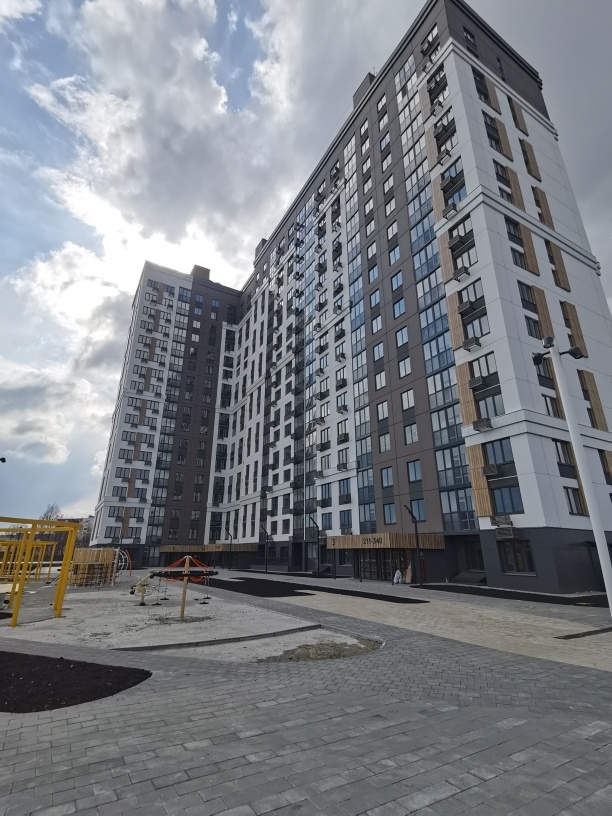  Продается 1 комнатная квартира по ул. Баталина 31 , ЖК «Новобережье» , в районе ГПЗ-24, около набережной р.Сура . 
Новый , 16-этажный панельный дом , построенный по новым технологиям . ДОМ СДАН .

Общая площадь 42,34 кв.м..  Жилая 18,28 кв.м..  Кухня 11,3 кв.м..   С/у совмещенный .Лоджия 2,36 кв.м.