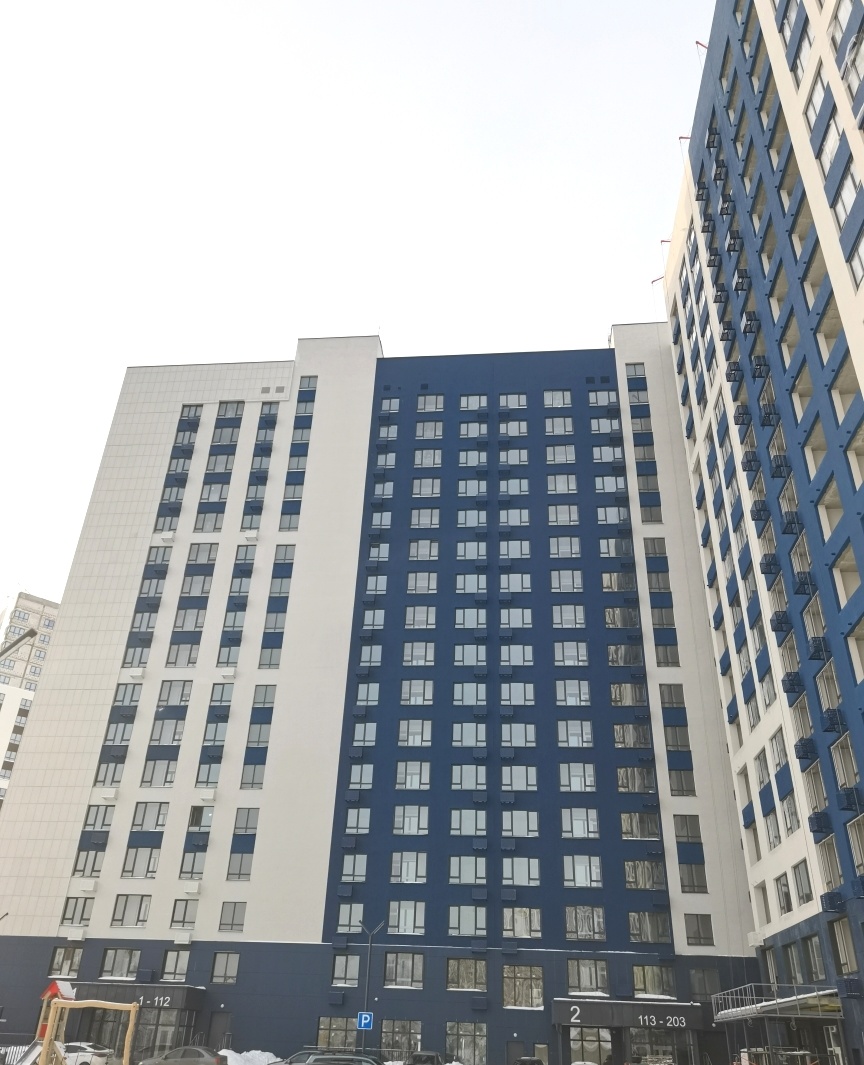 Продается 3 комнатная квартира  в ЖК «Сапфир» , ул. 65летия Победы 14 .
17-этажный монолитный дом . ДОМ СДАН.

Общая площадь 70,74 кв.м. , жилая площадь 41.88 кв.м., кухня-гостиная 14.12 кв. м.

Черновая отделка .

Жилой комплекс «Сапфир» представляет собой комплексную застройку, состоящую из моноли