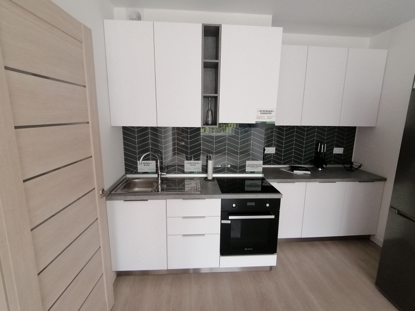 Продается 1 комнатная квартира ул. Яшиной 16 , С РЕМОНТОМ в ЖК «ЛУГОМЕТРИЯ» , район Арбеково . Монолитно-каркасный 18 этажный дом . ДОМ СДАН.

Общая площадь 36.02 кв.м.. Жилая площадь 16.69 кв.м.. Кухня 11,12 кв.м.. С/у совмещенный . Имеется выбор этажей и планировок.

Квартира с готовым ремонтом: о