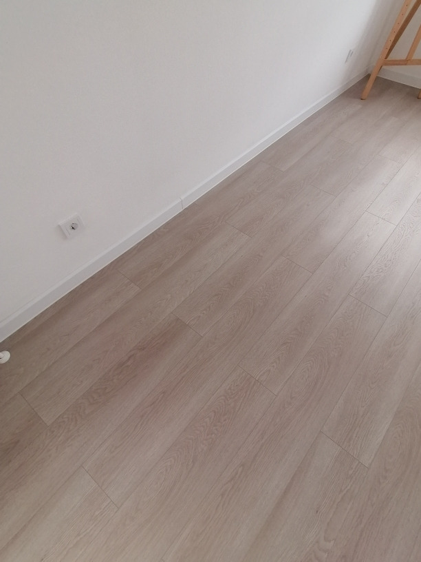 Продается 1 комнатная квартира ул. Яшиной 18 , С РЕМОНТОМ в ЖК «ЛУГОМЕТРИЯ» , район Арбеково . Монолитно-каркасный 18 этажный дом . ДОМ СДАН.

Общая площадь 34,21 кв.м.. Жилая площадь 15,8 кв.м.. Кухня 10,22кв.м.. С/у совмещенный . Имеется выбор этажей и планировок.

Квартира с готовым ремонтом: обо