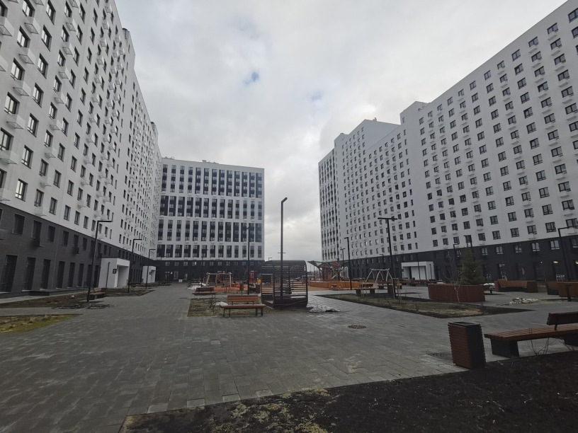 Продается 1 комнатная квартира ул. Яшиной 20 , С РЕМОНТОМ в ЖК «ЛУГОМЕТРИЯ» , район Арбеково . Монолитно-каркасный 18 этажный дом . ДОМ СДАН.

Общая площадь 34,23 кв.м.. Жилая площадь 15,8 кв.м.. Кухня 10,22кв.м.. С/у совмещенный . Имеется выбор этажей и планировок.

Квартира с готовым ремонтом: обо