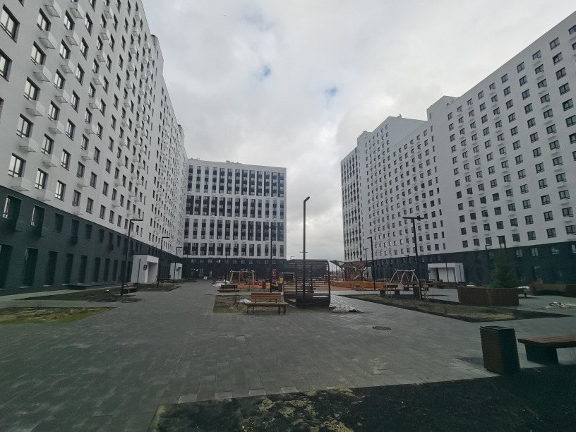 Продается 3 комнатная квартира ул. Яшиной 20 , С РЕМОНТОМ в ЖК «ЛУГОМЕТРИЯ» , район Арбеково . Монолитно-каркасный 18 этажный дом . ДОМ СДАН.

Общая площадь 70,44 кв.м.. Жилая площадь 35,96 кв.м.. Кухня 12,96 кв.м.. . Имеется выбор этажей и планировок.

Квартира с готовым ремонтом: обои под покраску