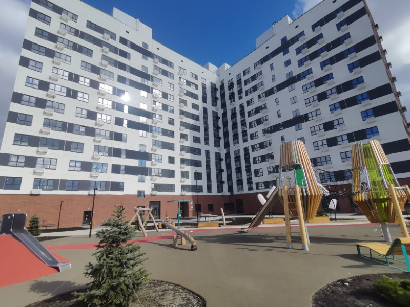 Продается 3 комнатная квартира евро-формата ул. Баталина 32 к.5  ,в ЖК Новобережье , ДОМ СДАН..
Дом кирпично-монолитный , 12 этажный .

В наличии 3 комнатная квартира
Общая площадь 78,61 кв.м.. Жилая площадь 51,59 кв.м. .Кухня 7,8 кв.м..Лоджия 3,8 кв.м.

Полы: – в санузлах – гидроизоляция с заведени