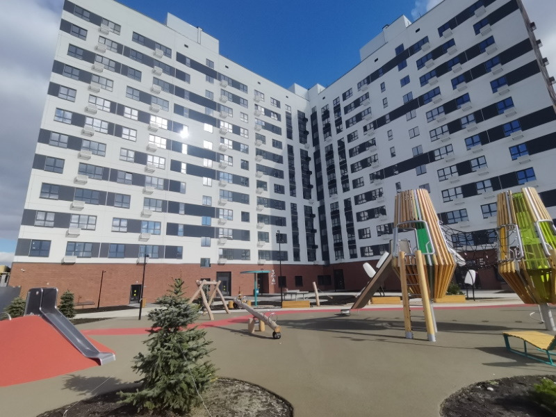 Продается Студия ул. Баталина 32 к.5  ,в ЖК Новобережье , ДОМ СДАН..
Дом кирпично-монолитный , 12 этажный .

В наличии Студия
Общая площадь 28,4 кв.м.. Комната 10,74 кв.м. .Кухня 5,08 кв.м..Лоджия 3,54 кв.м.

Полы: – в санузлах – гидроизоляция с заведением на стены, полусухая стяжка из цементно-песч