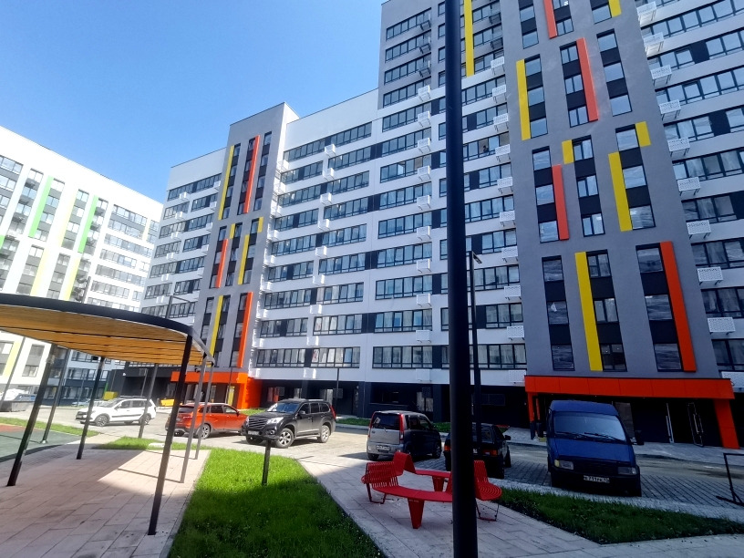 Продается 1 комнатная квартира ул. Натальи Лавровой 19 , в ЖК «Новый Семейный» .
Дом кирпичный 14 этажный комфорт-класса , ДОМ СДАН .

Общая площадь 39,68 кв.м..  Жилая площадь 16,73 кв.м.. Кухня 9,94 кв.м.. Лоджия 6,6 кв.м.
Чистовая отделка : стяжка , шпаклевка , штукатурка .

Все виды оплаты: нали