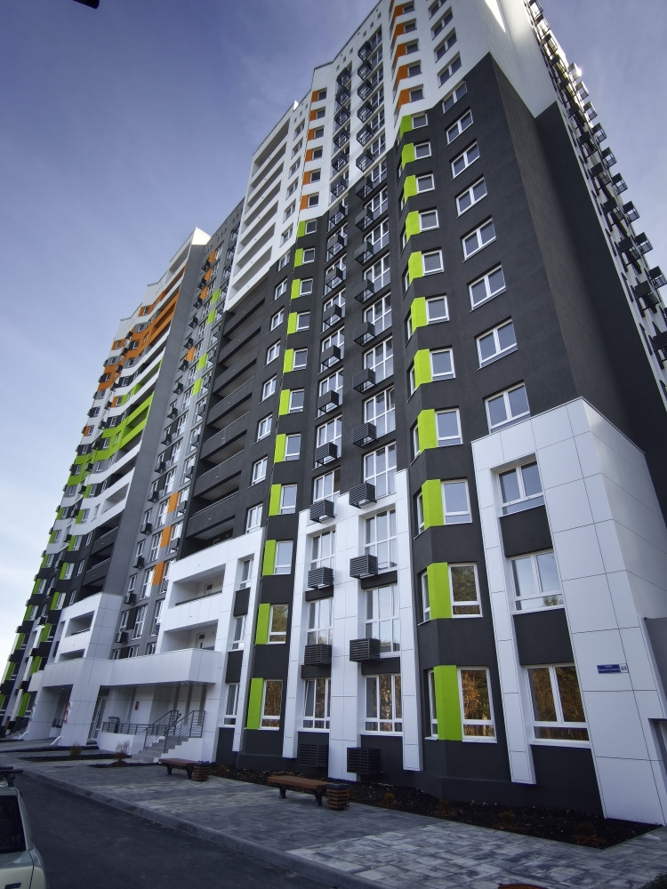 Продается 1 комнатная квартира по ул. Кордон Студеный 48 , в ЖК «Акварель» .
Жилой комплекс «Акварель» . 17-этажный монолитно-кирпичный дом 2026 года .

Общая площадь 43,33 кв.м.. Комната 14,83 кв.м.. Кухня 10,82 кв.м. . Лоджия застеклена 4,32 кв.м.

В квартире :
Пластиковое остекление окон и лоджии